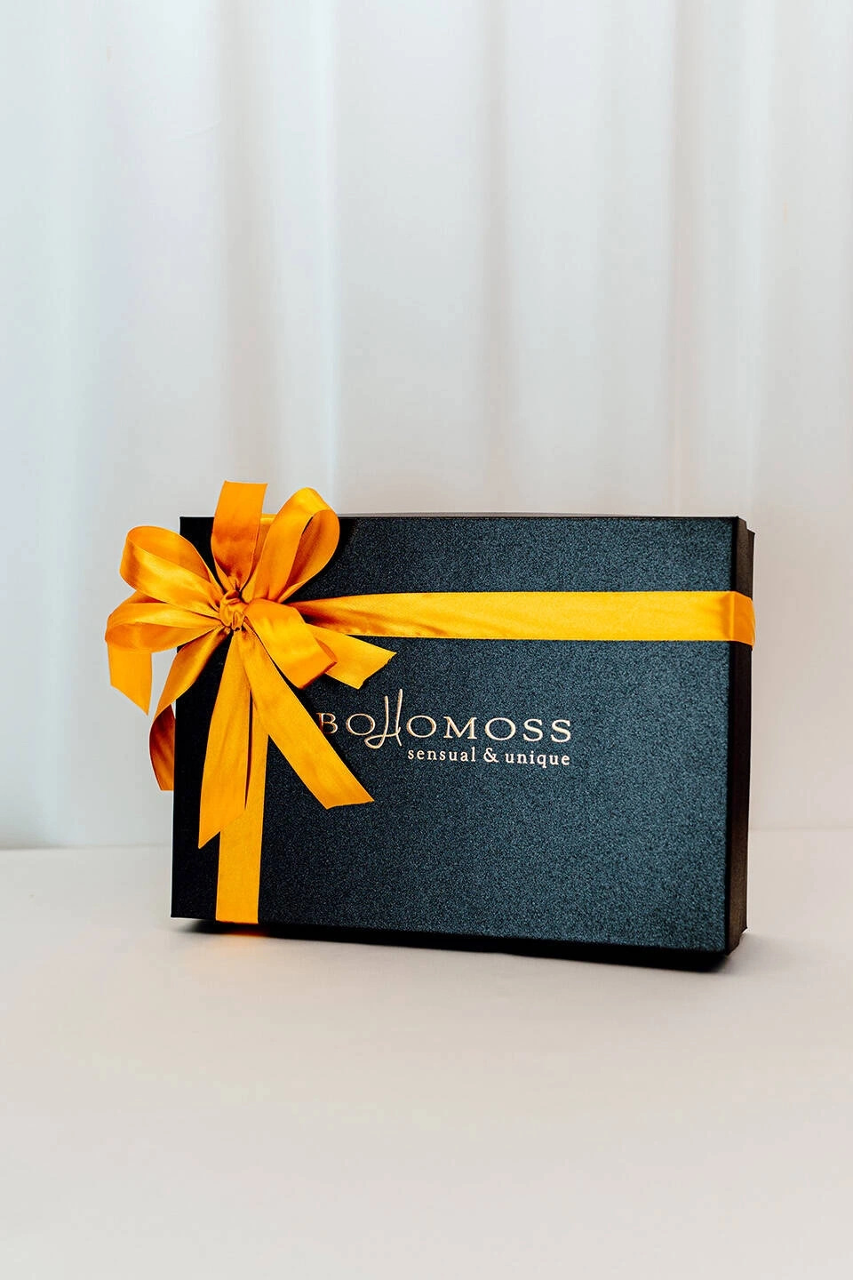 Pudełko prezentowe grafitowe - ze złotym logiem Bohomoss