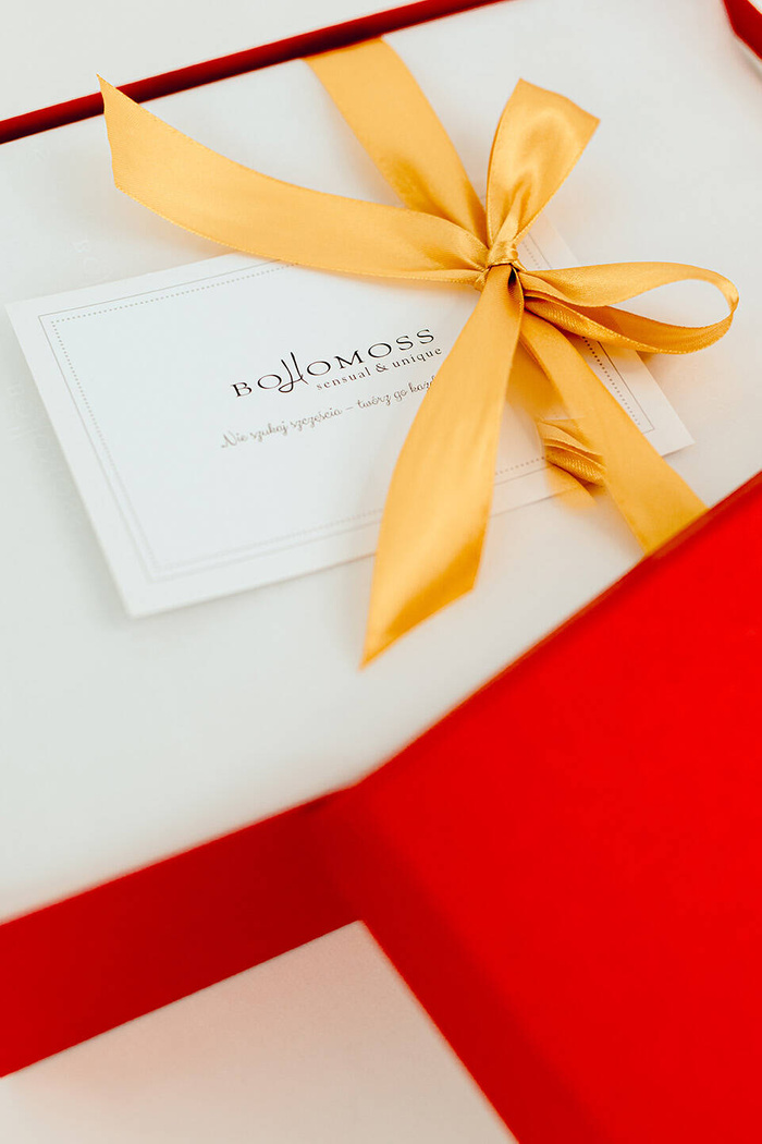 Pudełko prezentowe czerwone duże - ze złotym logiem Bohomoss