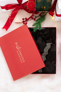 Pudełko prezentowe czerwone - ze złotym logiem Bohomoss