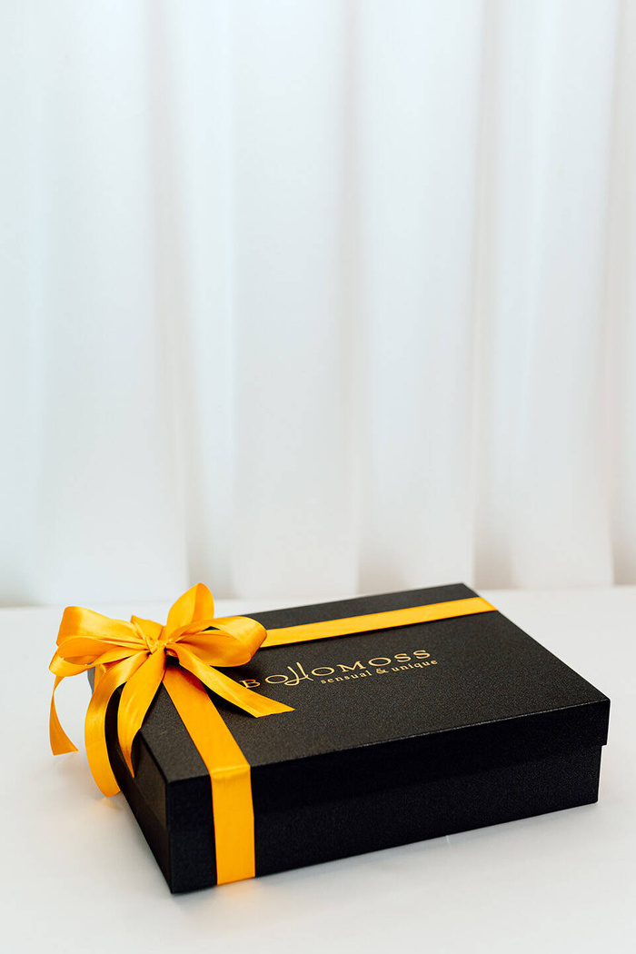 Pudełko prezentowe grafitowe duże  - ze złotym logiem Bohomoss