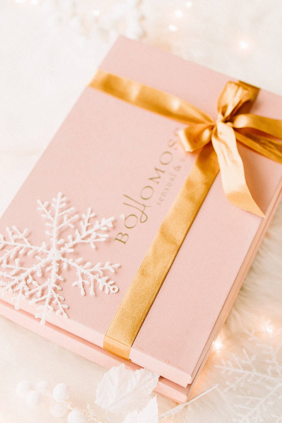 Pudełko prezentowe różowe - ze złotym logiem Bohomoss