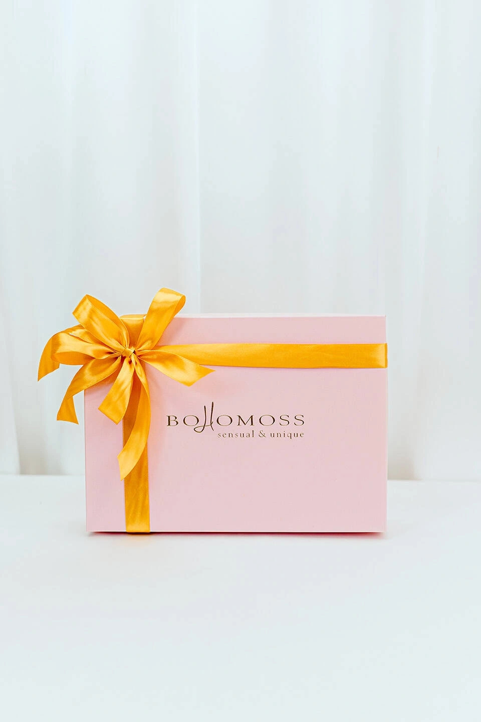 Pudełko prezentowe różowe - ze złotym logiem Bohomoss