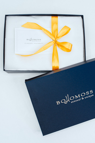 Pudełko prezentowe granatowe duże - ze złotym logiem Bohomoss
