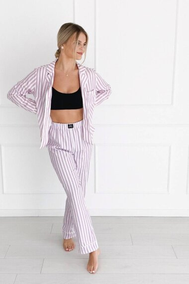 Spodnie damskie  SYLVIA -  długie spodnie  w biało-wrzosowe paski