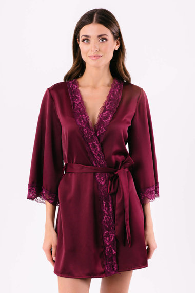 Szlafrok damski Ruby - satynowy bordowy z koronką i wiązaniem w pasie