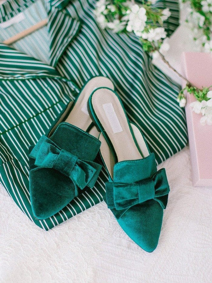 Buty z kokardką - zielone z welurowym wykończeniem