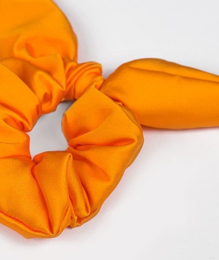 Gumka do włosów - satynowa jasny pomarańcz z ozdobną kokardą